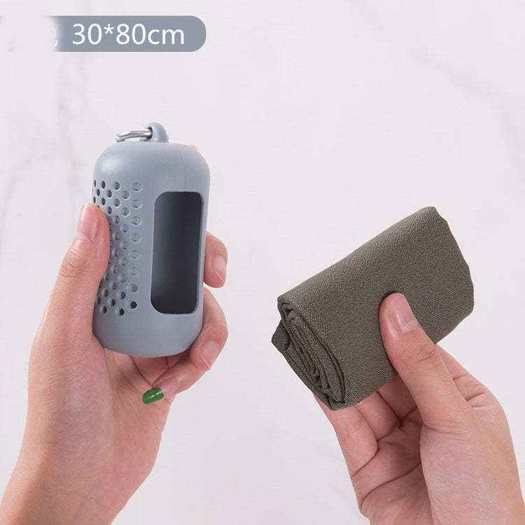 ActiveGear RO Yoga towel and silicone carrying bag, dimensions 30*80cm, ideal for gym and travel.