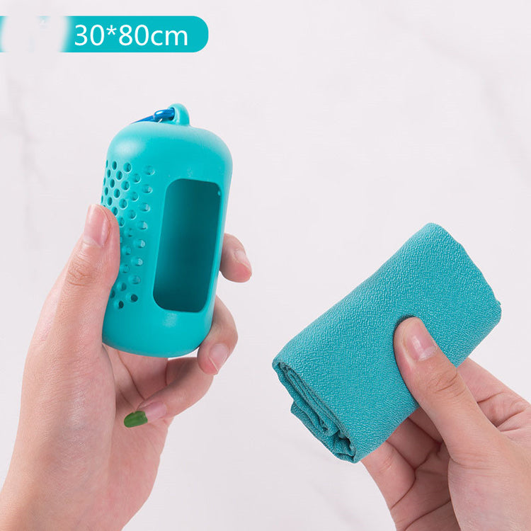 ActiveGear RO Yoga Gym Pilates Running Travel Towel with Silicone Storage Bag in Hands