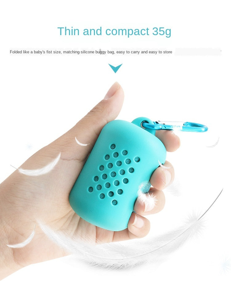 ActiveGear RO compact silicone bag, thin design for easy carrying, feather-light at 35g, perfect for yoga or travel.